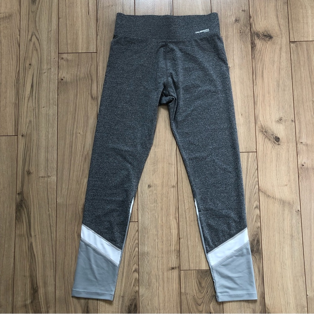 Women’s Calzedonia Fitness Gray & white workout gym leggings size S